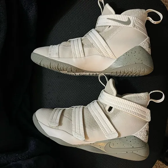Boys Lebrun James Sneakers