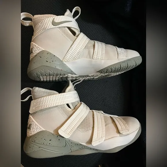Boys Lebrun James Sneakers