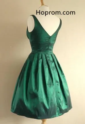 Cute V Neck Green Short Homecoming Dress