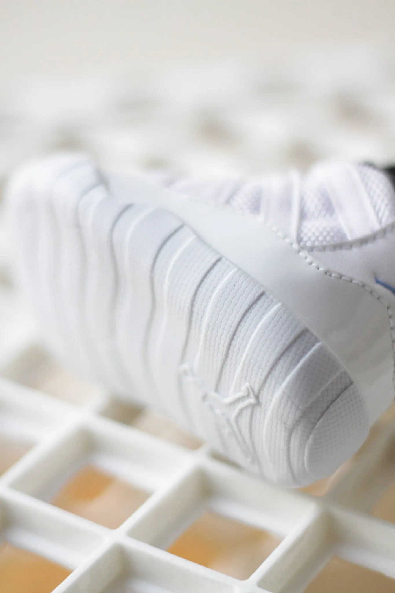 JORDAN 11 (CB) "LEGEND BLUE"