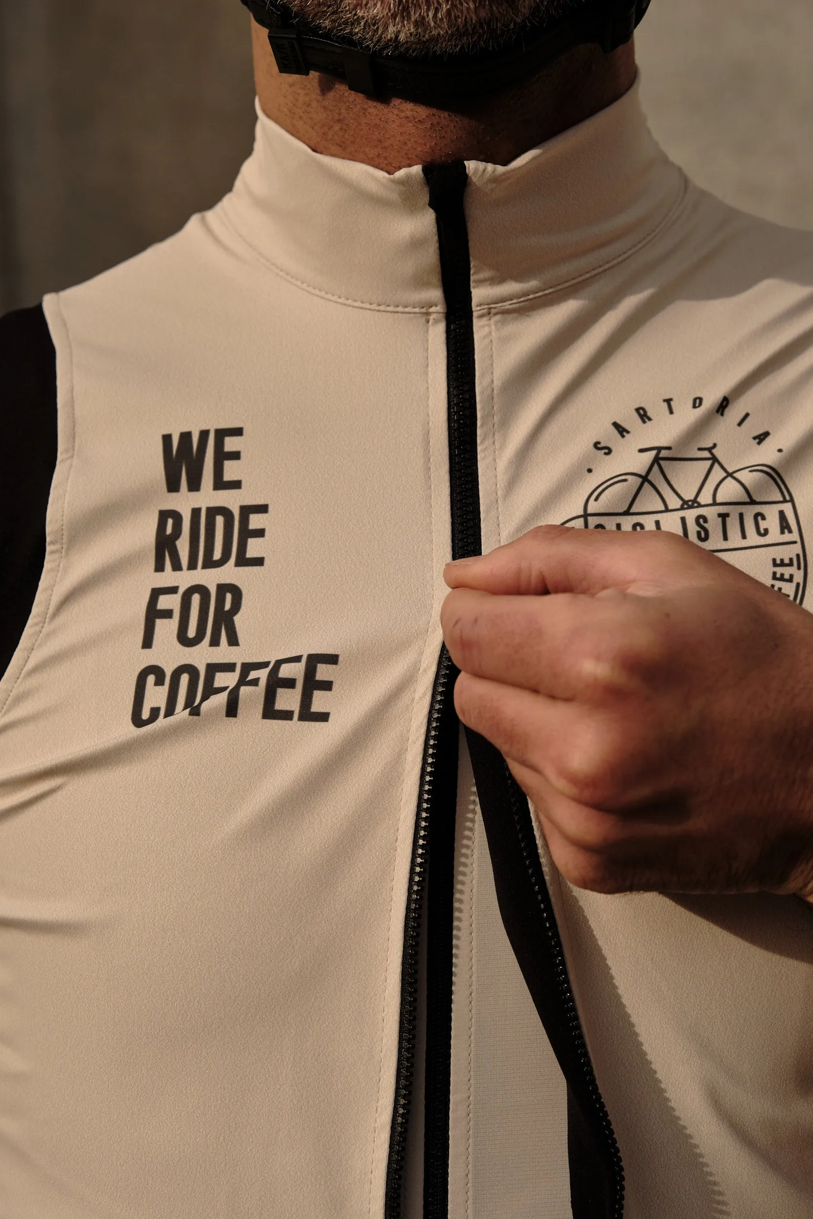 Lightweight aero vest - Off white / dark green
