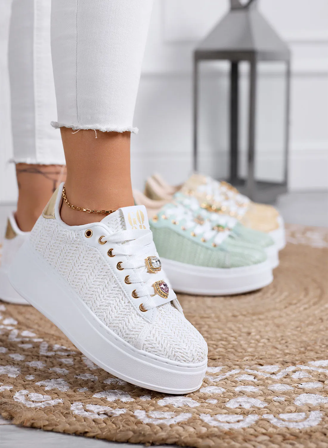 MARISA - Sneakers bianche platform  con applicazione gioiello