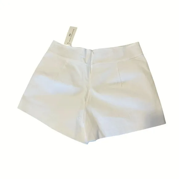 Never A Wallflower High Waist Short in White size Large
