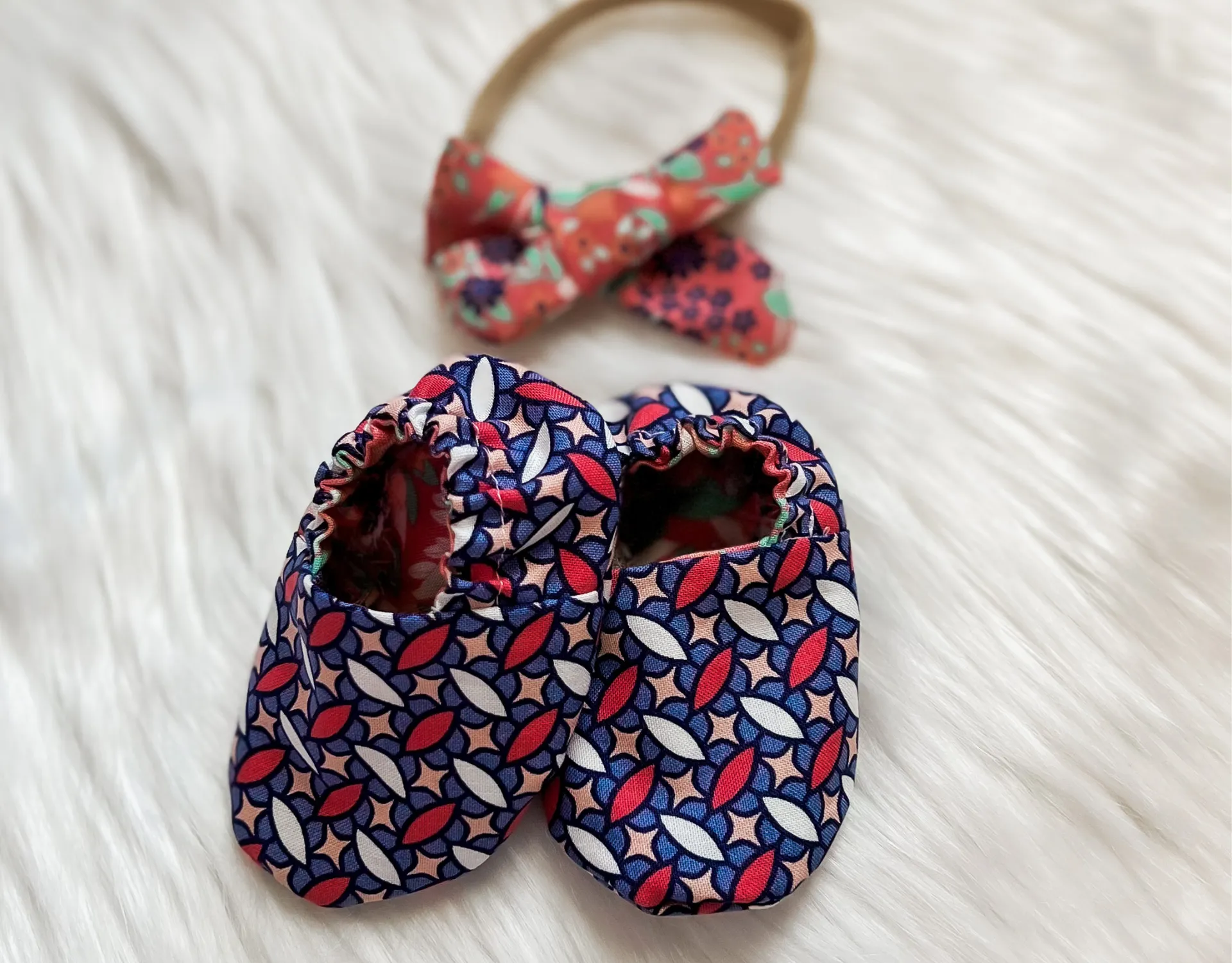 Pink Star Crib Shoes & Bow Set